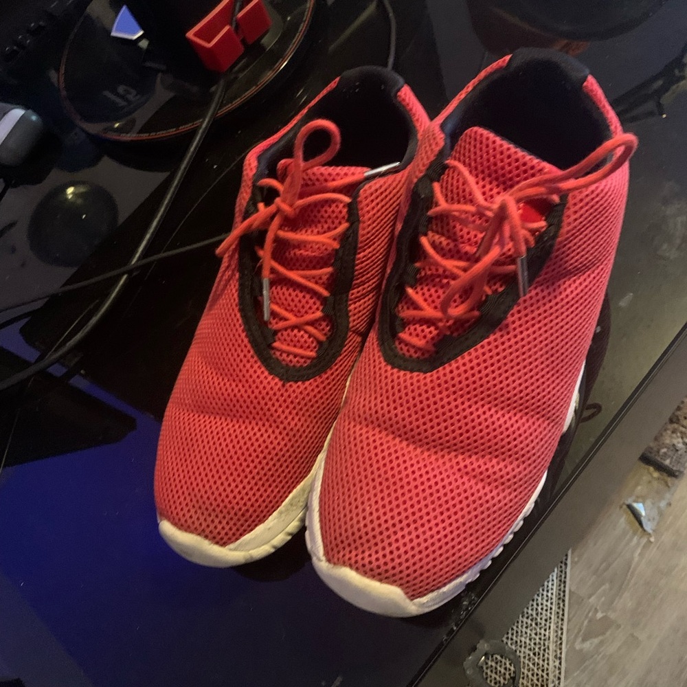 Jordan Future red/white lows